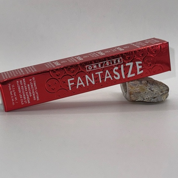 One Size Fantasize Ultimate Lifting & Lengthening Mascara. - Picture 1 of 5